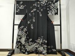 惣次郎】おすすめ！作家物！正絹訪問着〜黒地に桜〜 - メルカリ