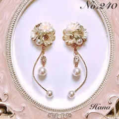 No.240　グレーのお花　ウェーブパール　本物のお花のピアス　イヤリング