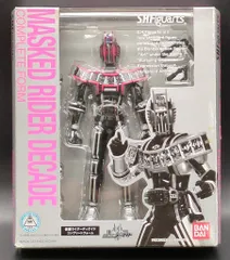 バンダイ S.H.Figuarts 仮面ライダーディケイド 仮面ライダーディケイド コンプリートフォーム
