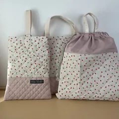 入園入学準備3点セット　りんりんのハンドメイド　レッスンバッグ　上履き入れ　お着替え袋　キルティング　蜂とりんご