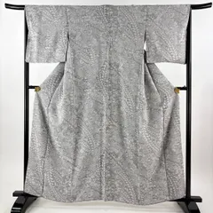 小紋 身丈161cm 裄丈66cm M 袷 紋意匠 草花 流水 灰色 正絹 名品 【中古】