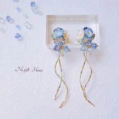 No.358　ブルーガラスビーズウェーブ　本物のお花のピアス　イヤリング