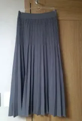 (新品)アコーディオン シャーリング ニット ロング丈スカート