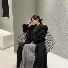 ブラック ロング コート + グレー ニット ONE PIECE