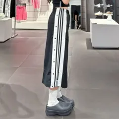 新品出品) アディダス アディブレーク スカート IU2527