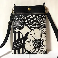 スマホポシェット LLサイズ 北欧風モダンフラワー 黒白 ショルダーストラップ付き