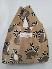ハンドメイド　ミニエコバッグ（おりたたみ式　ワオキツネザル柄　グレー系）