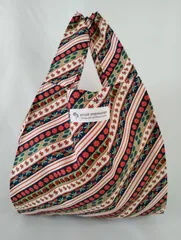 ハンドメイド　ミニエコバッグ（おりたたみ式　花柄　赤×紺×白　）