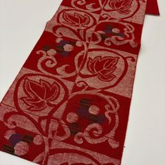 美品 金彩が映えるガーネットレッド モダン・ヴォーグな華やぎ 長尺 