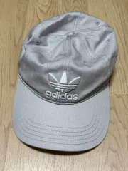 アディダス ベースボールキャップ 帽子 グレー