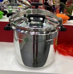 CUCHEN Premium 圧力名人 電気圧力鍋 本体 - メルカリ