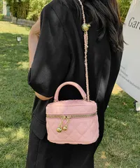 【４色】キルティングバニティ ショルダーバッグ☆バニティバッグ ミニチェーンバッグ 軽量 小さめ レディース