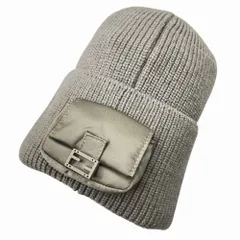 FENDI フェンディ FXQ938 バケットバッグデザイン ロゴ ポケット付き ビーニー 帽子 ニット帽 ニットキャップ ニット帽 帽子 ウール 羊毛 レディース 女性用 ベージュ グレージュ 【ブランドギャラリー東心斎橋店】