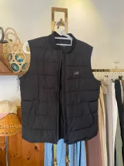 ニューバランス ブラック ダウンベスト