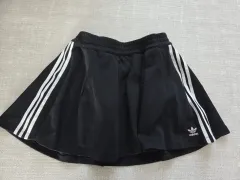 アディダス スカート