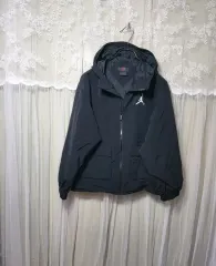 ジョーダン ブラック ウィンドブレーカー