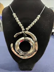 ｈ35◆新品ボヘミアンスタイルのペンダントネックレス。