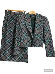 【美品】Guy Laroche  ギラロッシュ　セットアップ　ショート丈ジャケット&フレアスカート　チェック　グリーン系　レディース　サイズ38  【Z1731】