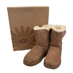 186000 UGG アグ ムートンブーツ　 BAILEY BUTTON　ベイリーボタン 5803  24cm チェスナット　ブラウン