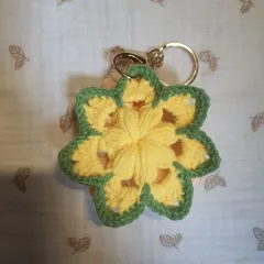 ハンドメイド 編み 花 モチーフ キーリング (10個限定特価)