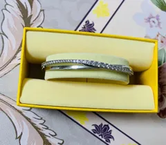 スワロフスキーHyperbola twist バングル Mサイズ