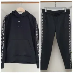 ナイキ スウッシュロゴ ランニング フーディTシャツとジャージ トラックパンツ セットアップ