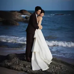 オフショルダードレス 2026年冬新作 ファッショナブルでユニークな誕生日パーティー、宴会、年次総会、ショートドレス