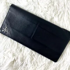 プラダ　PRADA 長財布　二つ折り財布　サフィアーノ　ブラック　三角プレート