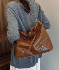 【３色】トートバッグ PUレザー A4対応 大容量☆レディース 2WAYバッグ 黒白茶