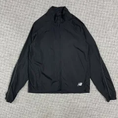 レディーストップス ニューバランス ウィンドブレーカー