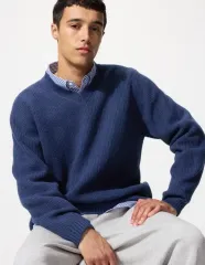 UNIQLO 3D スフレ ヤーン Vネック セーター M サイズ