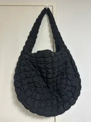 コス COS キルティング オーバーサイズ ショルダーバッグ ブラック