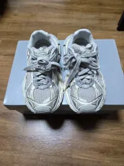 2026年最新】BALENCIAGA 3xl 紐の人気アイテム - メルカリ