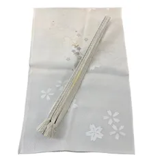 【美品】 和装セット 優品 帯締め帯揚げ2点セット 桜 地紋 金彩 ぼかし 灰白 正絹 和装小物  【中古】