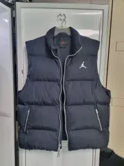 2026年最新】jordanダウンベストの人気アイテム - メルカリ