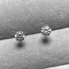 高品質　新品　スタッドピアス　ジルコニア　ラウンド　4mm 一粒　CZダイヤ　匿名配送　送料無料　A26