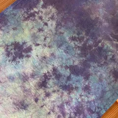 s184 【sato】 手染め 手ぬぐい コズミックワールドな タイダイ柄染め 日本手拭い タペストリー ハンカチのかわりにも ハンドメイド 一点物 綿100% コットン スカーフにも 半衿 半襟にも 籠バッグにも 紫 ピンク 青色 緑色 新品 宇宙色カラー