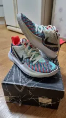 ナイキ カイリーロー2 275 バスケシューズ