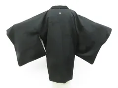 【一輝堂】黒羽織 一つ紋 地紋入り 羽織紐付 正絹 着物 美品 身丈約81cm 裄丈約66cm 26z01-121