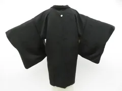 【一輝堂】黒羽織 一つ紋 地紋入り 羽織紐付 正絹 着物 身丈約80cm 裄丈約64cm 26z01-123