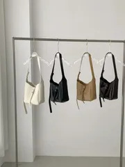 ONE VERU デイリー ショルダーバッグ 875