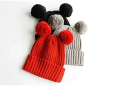訳あり　キッズ～レディース　ボンボン付きニット帽　黒　赤
