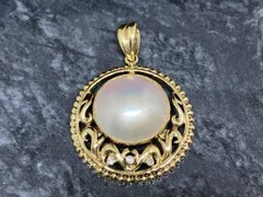 K18 パール ダイヤモンド デザインペンダントトップ ラウンド サークル 5.3g ハーフパール型 透かし 18K YG 18金イエローゴールド