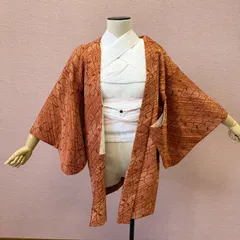 羽織　着物　和装コート　オレンジ　草花　蔓　リサイクル着物　c-919