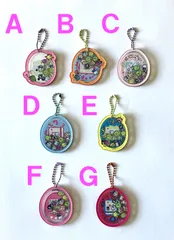 シャカシャカ　キーホルダー　たまごっち　①