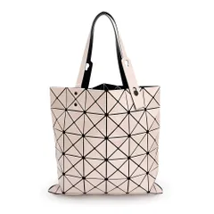イッセイミヤケ BB91-AG053 バオバオ BAOBAO LUCENT BASIC 6×6 PVC ベージュ トートバッグ ガンメタル金具 ISSEY MIYAKE（美品）