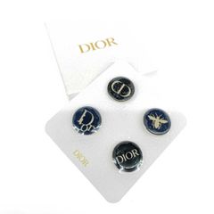 Christian Dior 缶バッジ ジョン・ガリアーノ - メルカリ