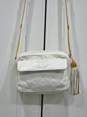 シャネル チェーン キルティング ヴィンテージ タッセル カメラバッグ (白)