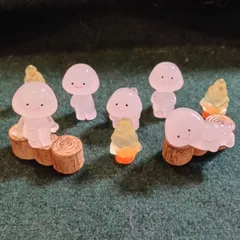 森の小人たち　ミニチュアセット　透明感　発光　ガーデニング　置物