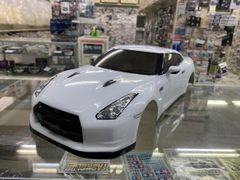 ジャンク Nissan GT-R 1/8スケールモデル - メルカリ